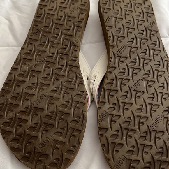 Flojo Margo Flip Flop Sandals 7 - Picture 3 of 4